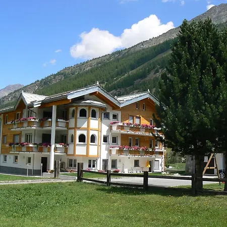 Haus Alpenstern Apartment Saas-Grund Exterior photo